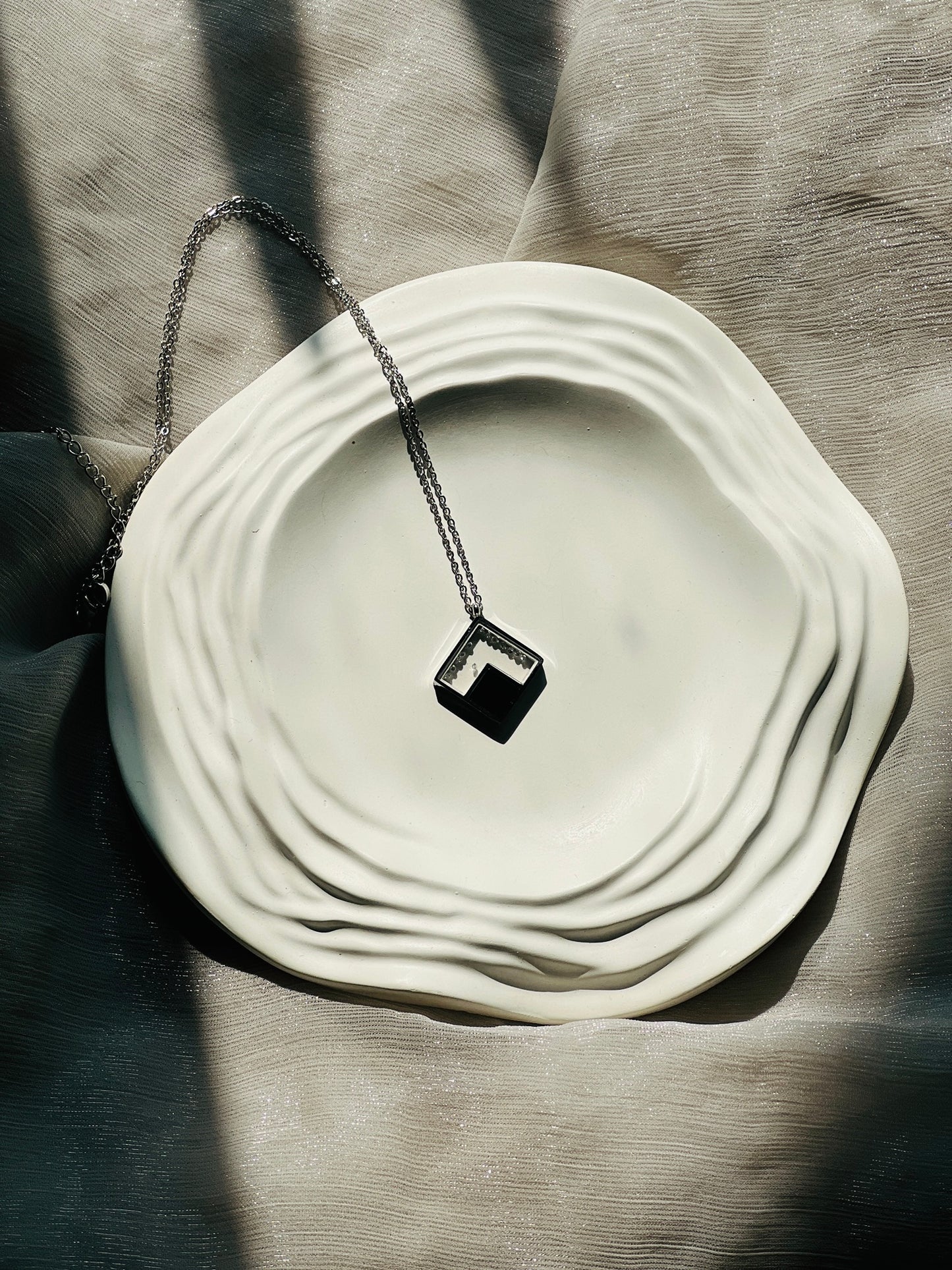 Midnight Square Neckchain - Neckpiece