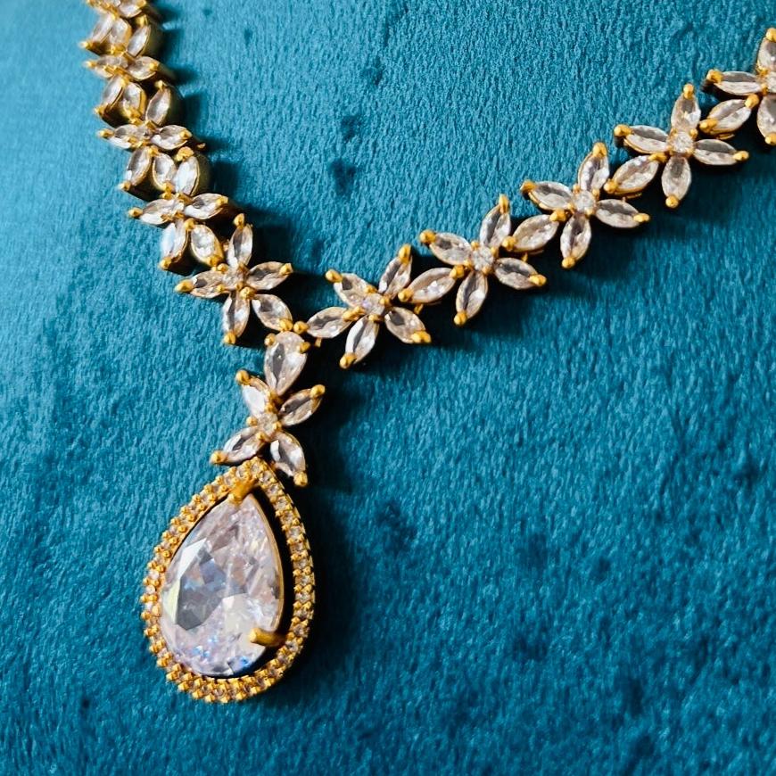 MRIDU DIAMOND STONE NECKLACE - Neckpiece