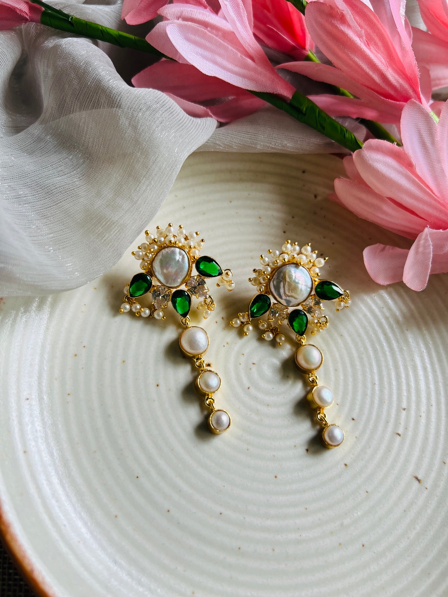 AMBAL PEARL DROPS - Earrings