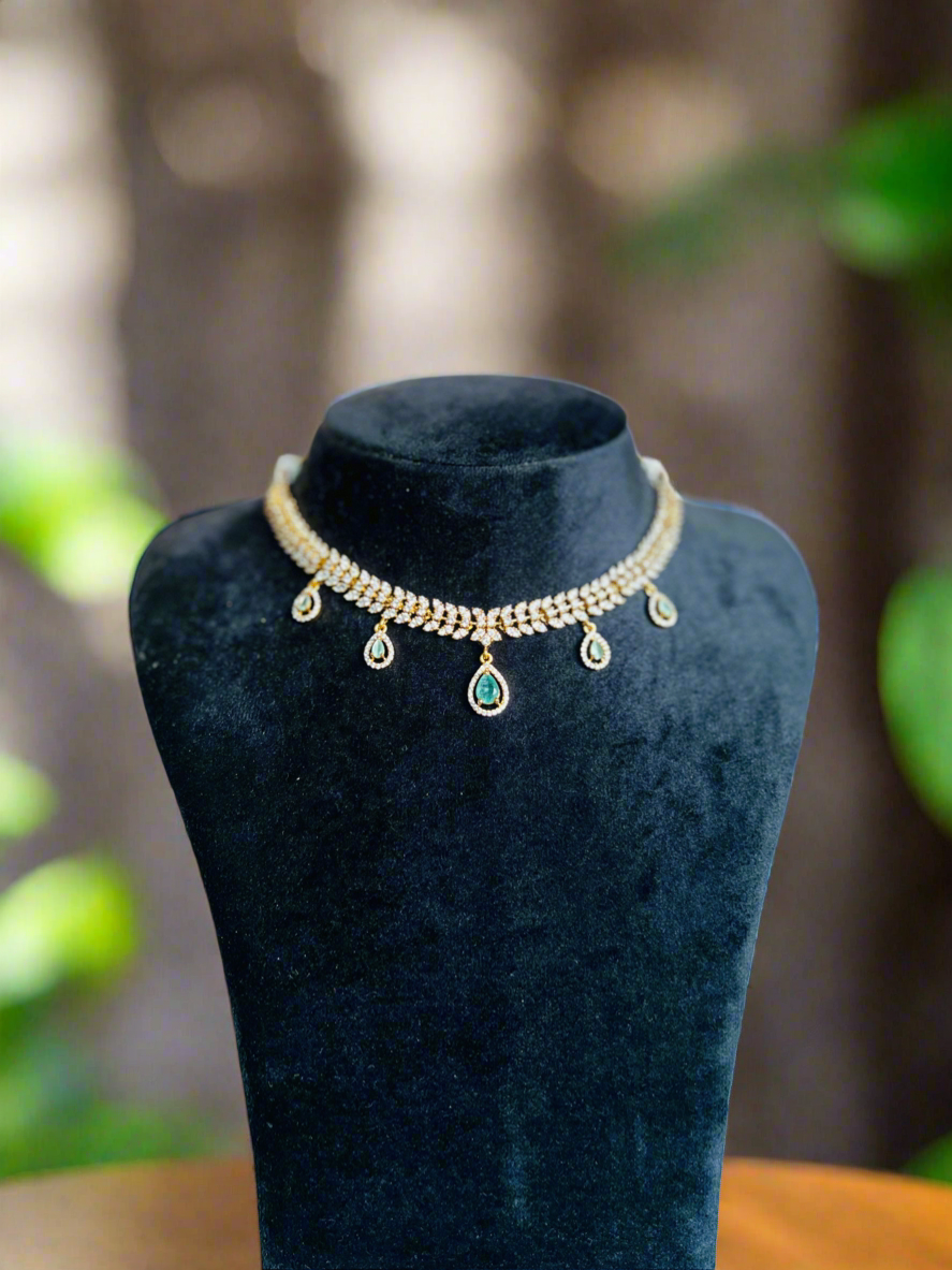 ARPANA STONE NECKLACE - Neckpiece