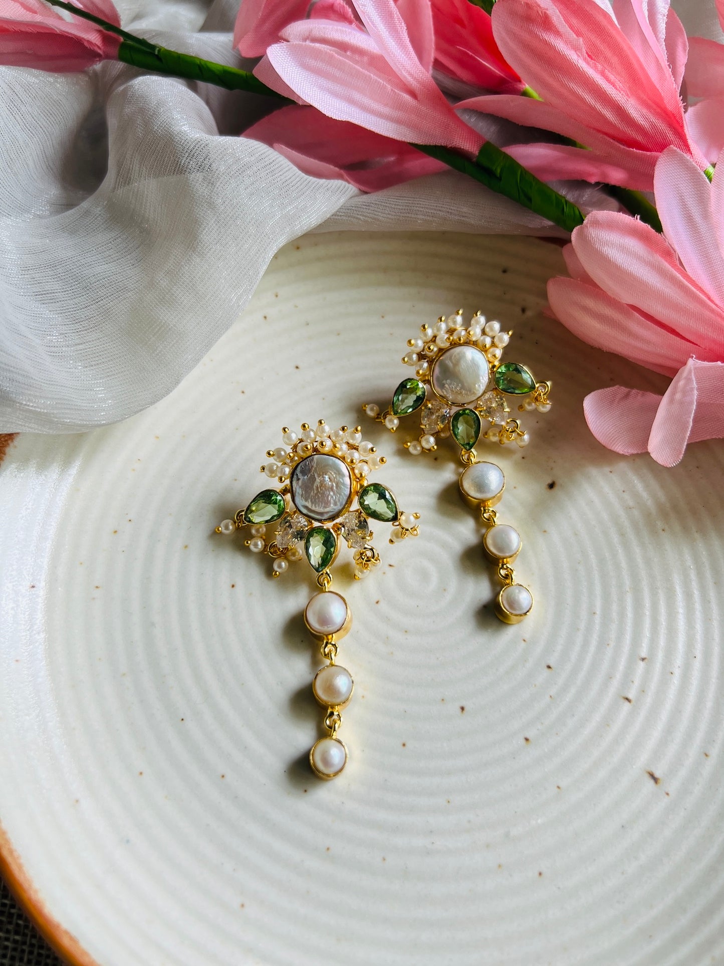 AMBAL PEARL DROPS - Earrings