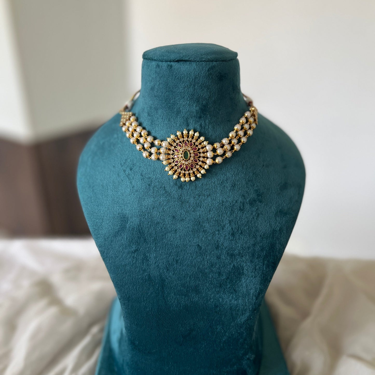 CHARNI PEARL CHOKER - Neckpiece