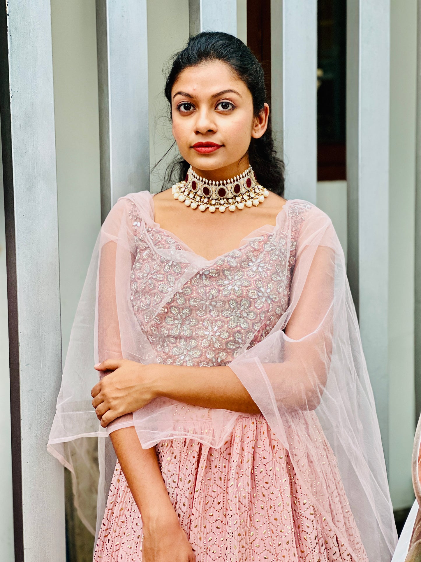 EESHAH MEHANDI STONE PEARL CHOKER - Neckpiece