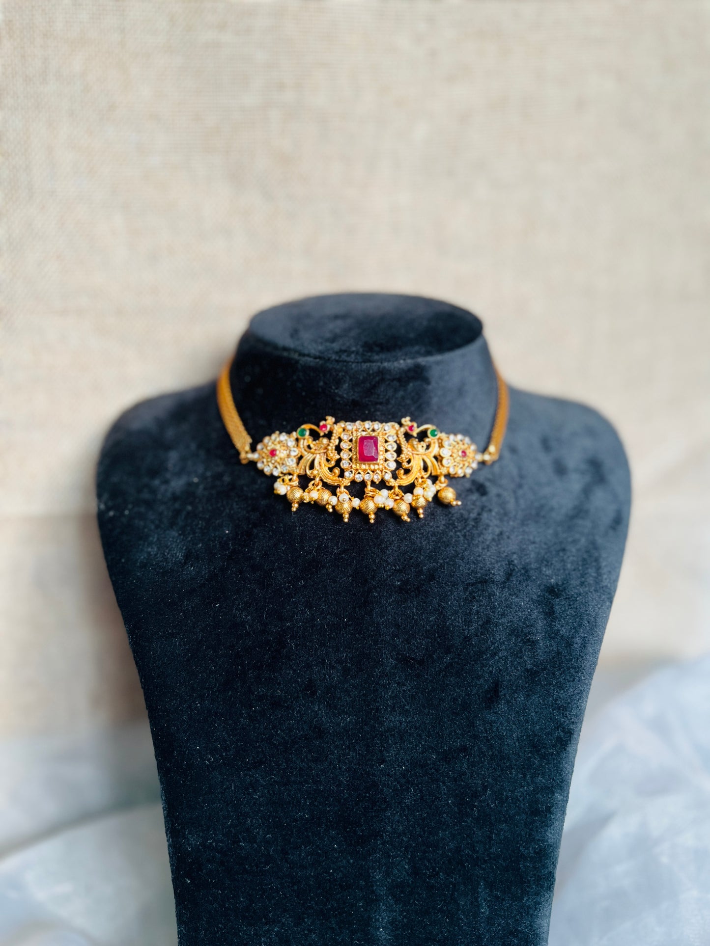 Traditional Golden Choker - Neckpiece
