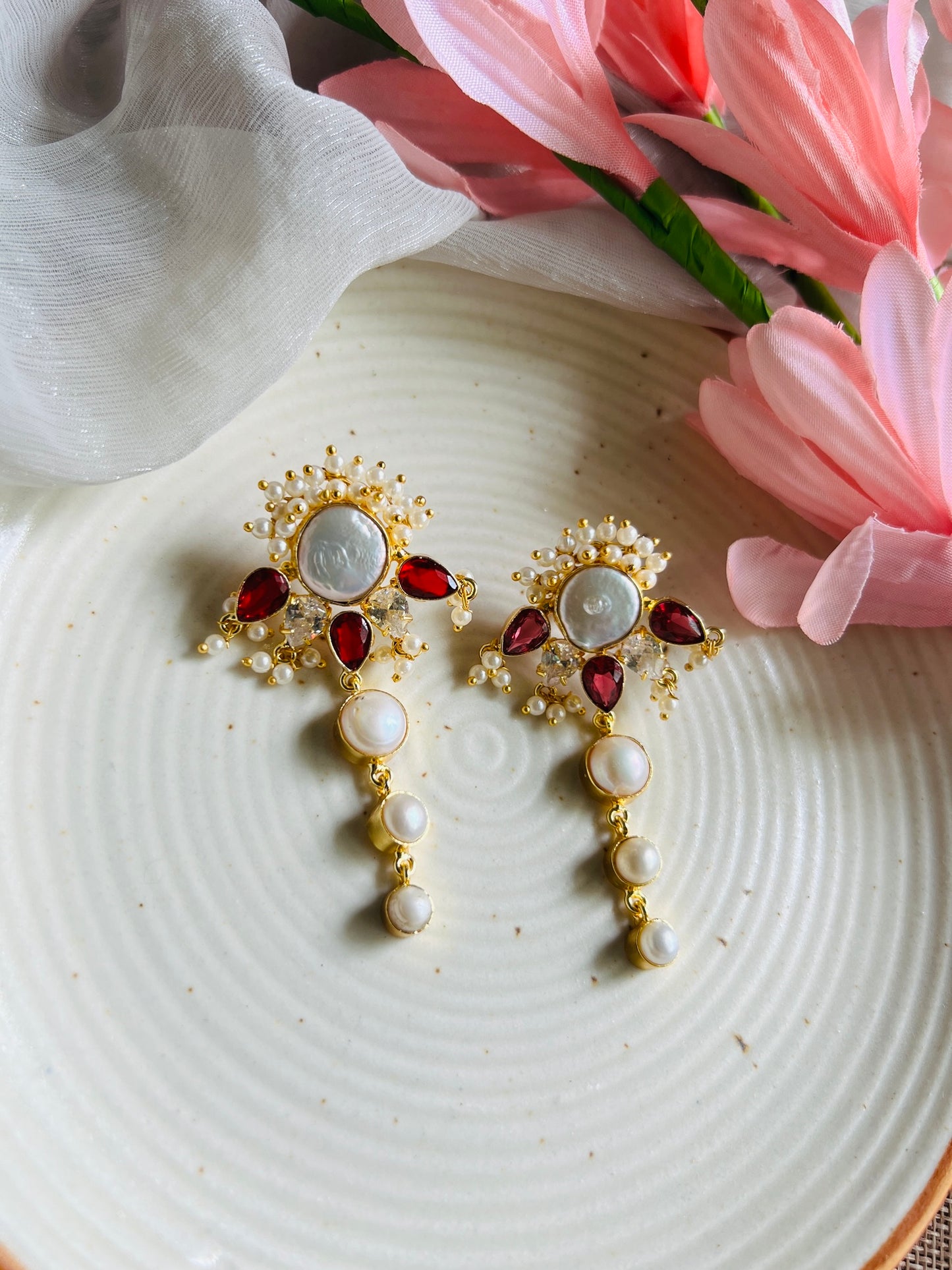 AMBAL PEARL DROPS - Earrings