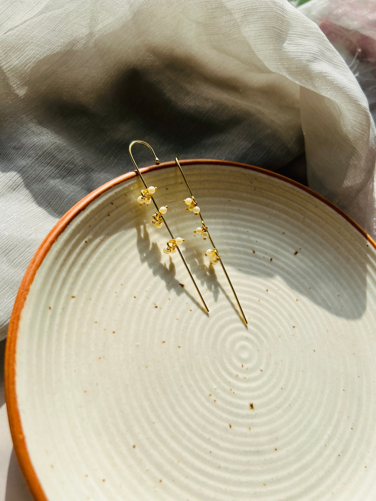 Lustre Pearl Earcuff