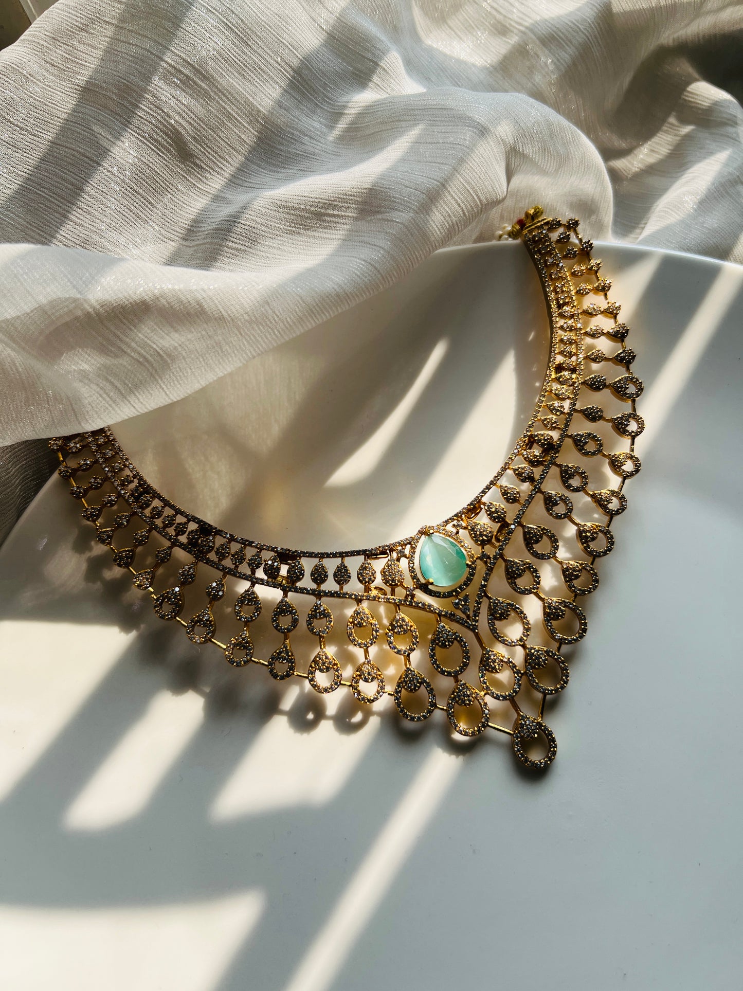 DUSHA NECKPIECE - Necklaces