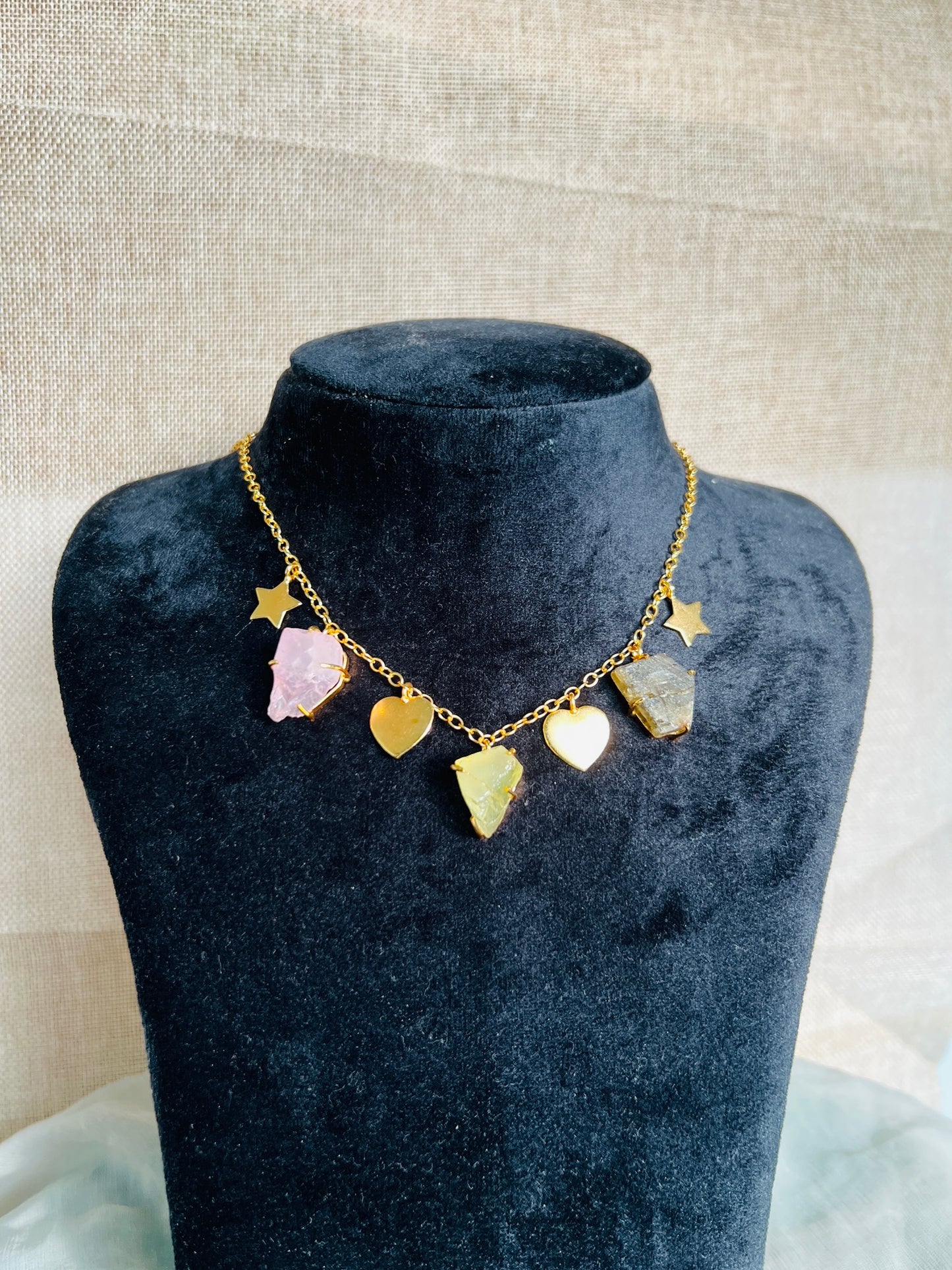 ALVARA NATURAL STONE NECKPIECE - Neckpiece
