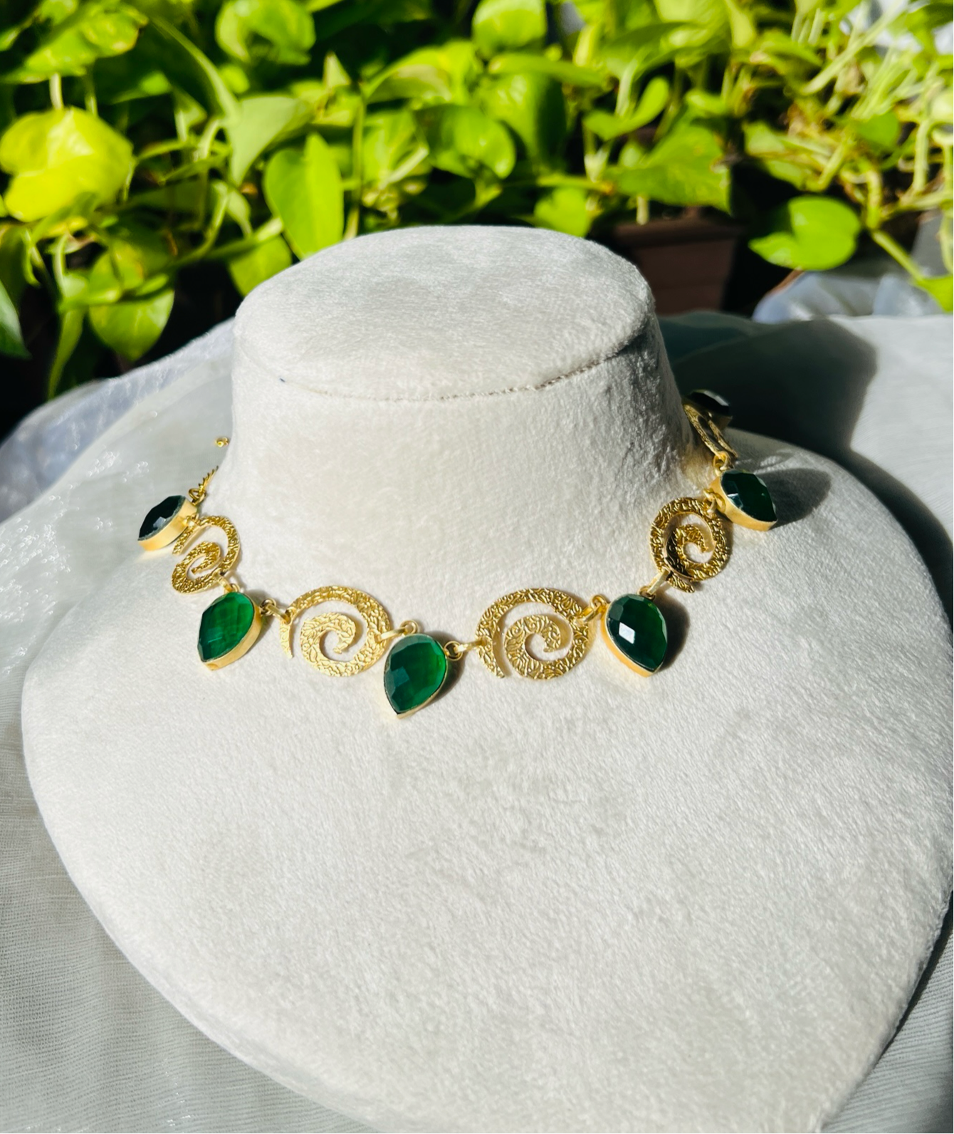 ARLET DROP STONE NECKPIECE - Neckpiece