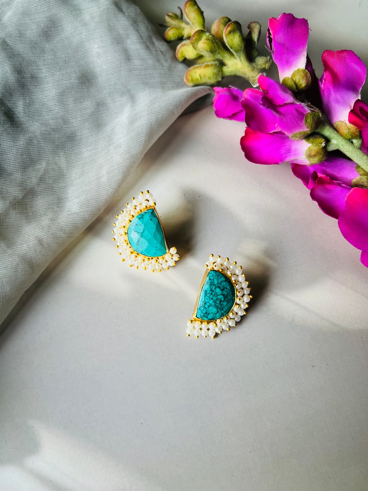 Pearl Dusk Studs - Earrings