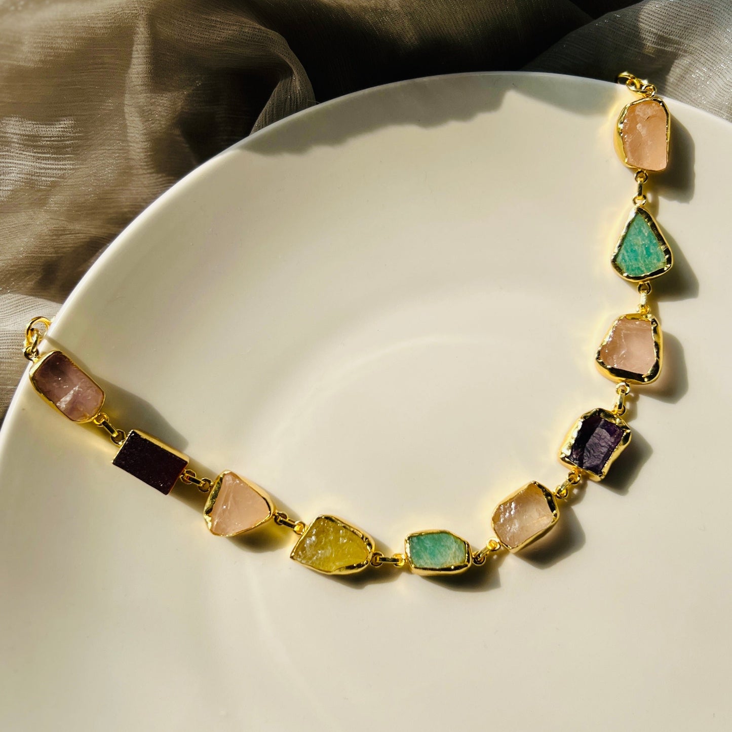 AURAA MUTI STONE NECKPIECE - Neckpiece