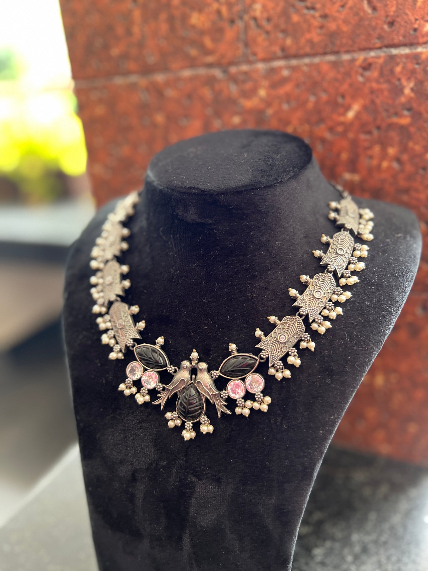 NISHKA BLACK STONE SILVER NECKPIECE - Necklaces