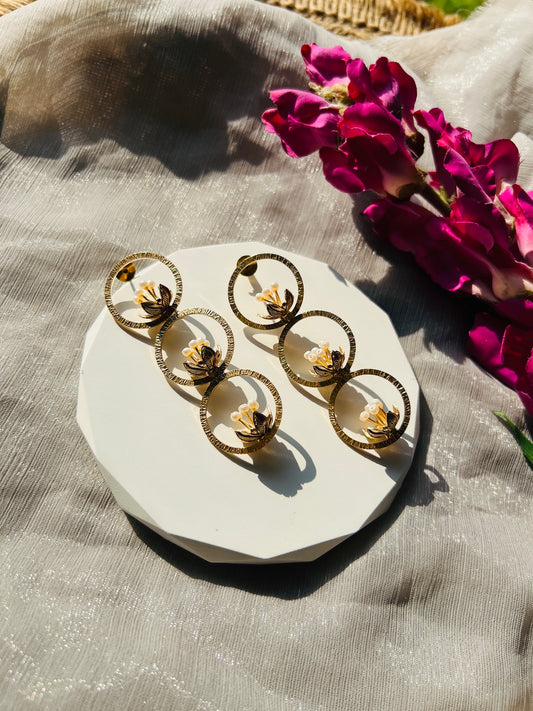 Kamala Trio Pearl Hoops