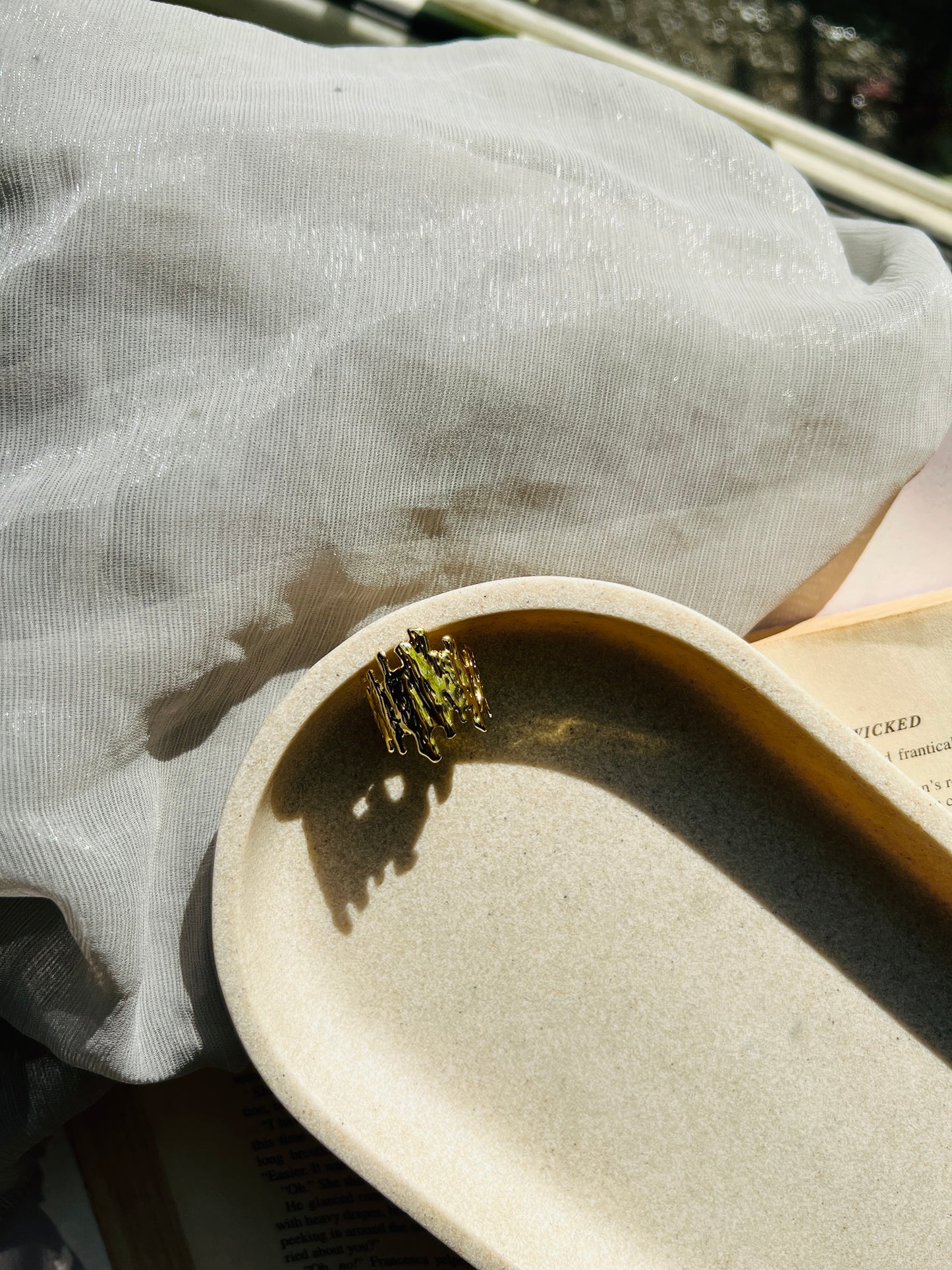 Eterna Glow Ring