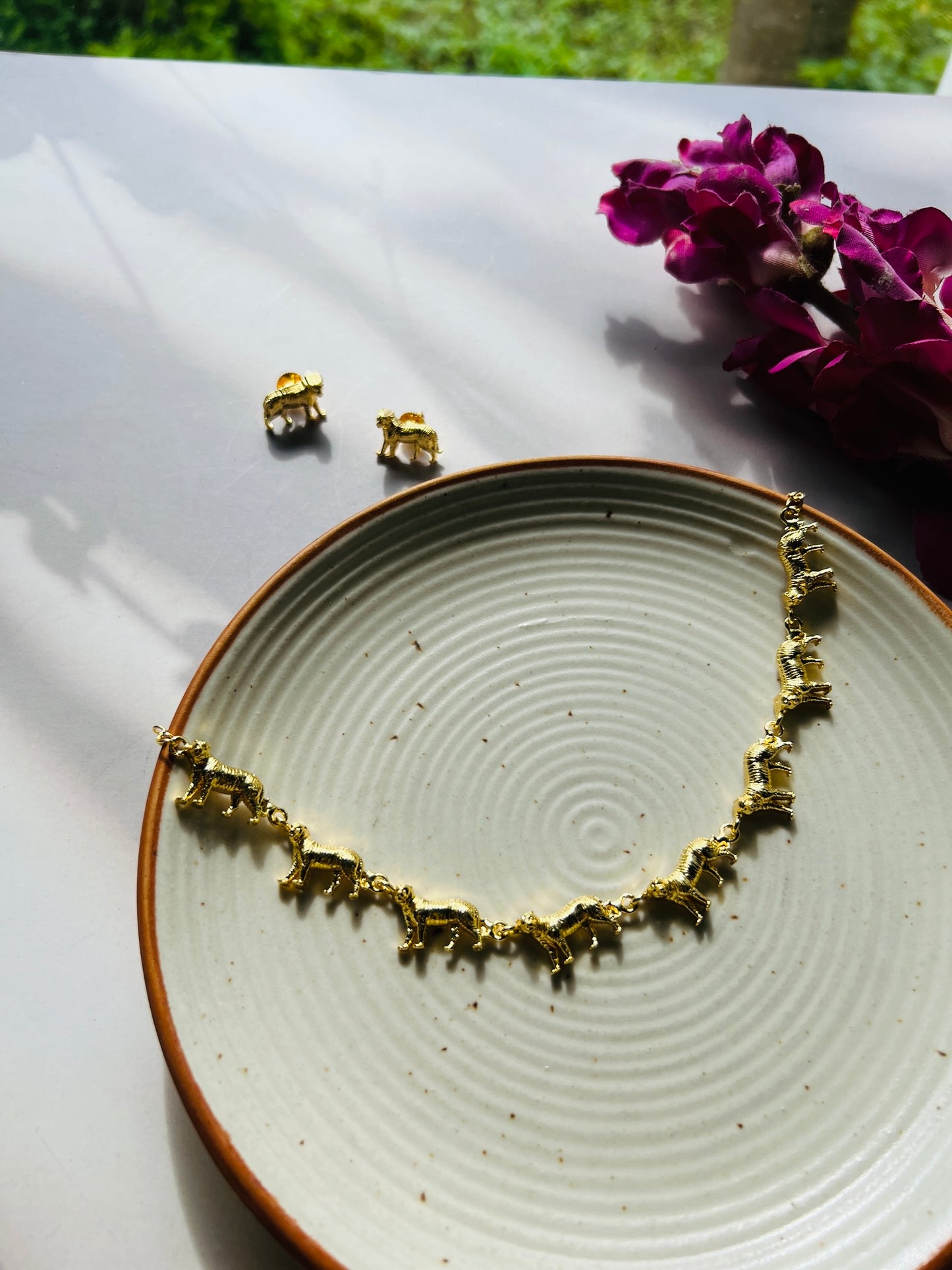 Golden Majesty Tiger Choker Set