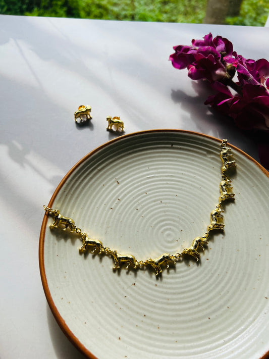 Golden Majesty Tiger Choker Set