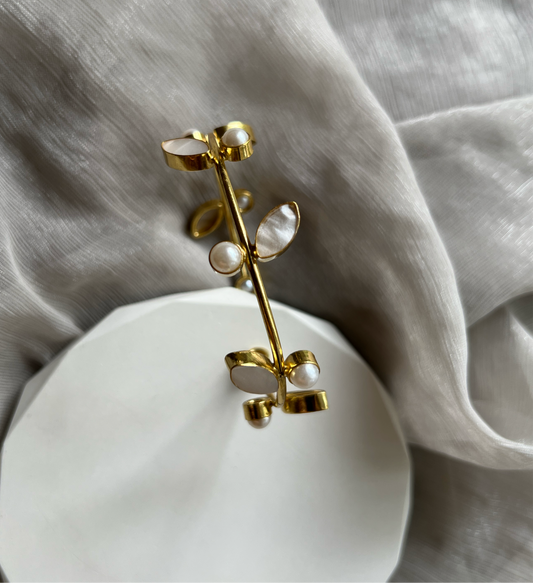 Elysian Leaf Bangle