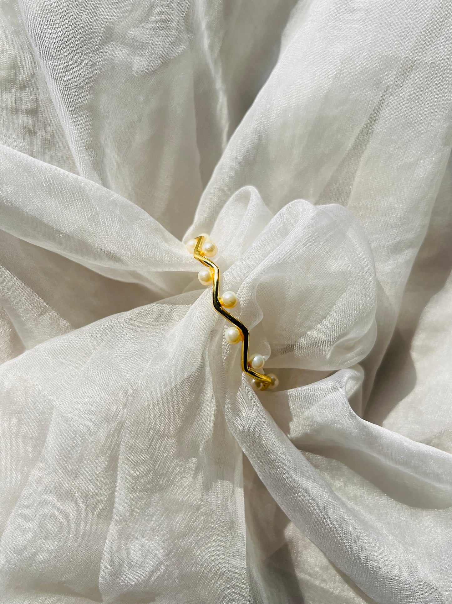 Zig zag Pearl Bangle - bangles