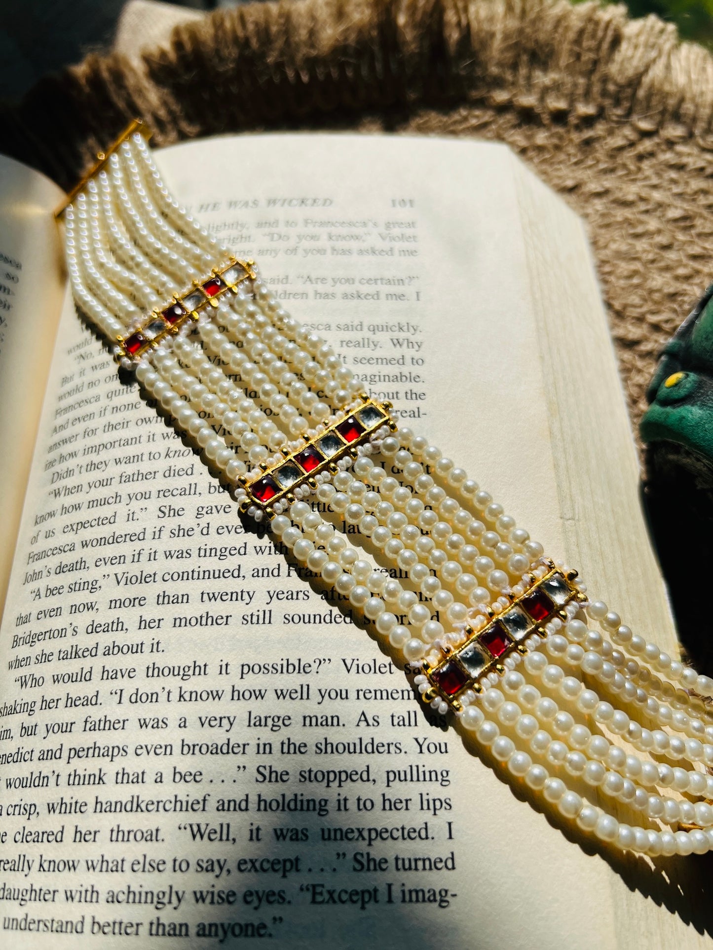 Wave Pearl Choker - Neckpiece