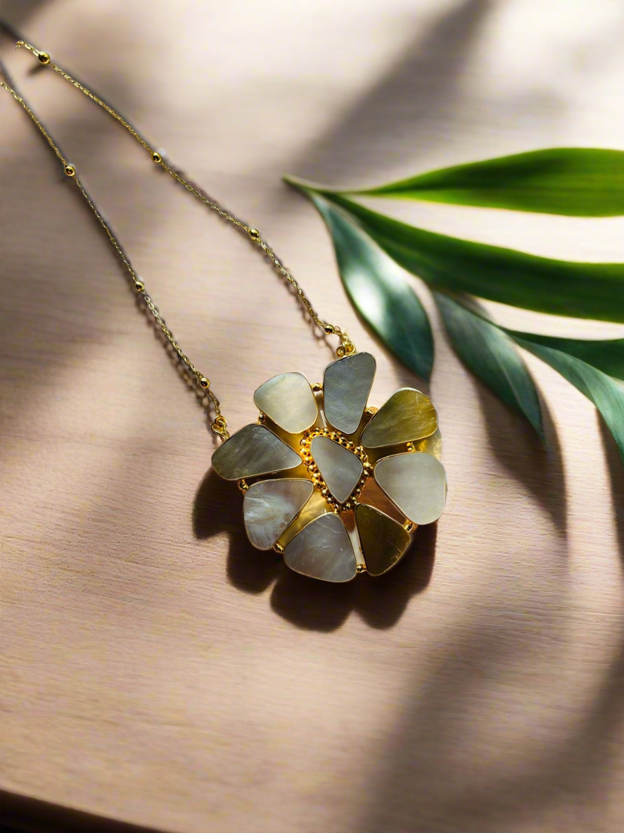 Sunlit Pearl Pendant Chain - Neckpiece