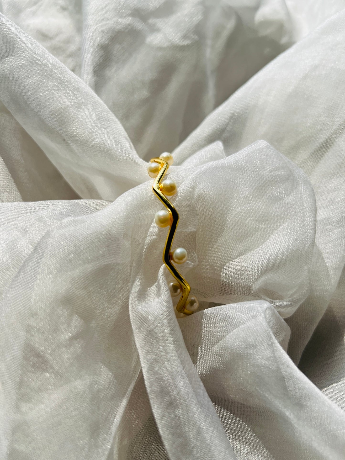 Zig zag Pearl Bangle - bangles
