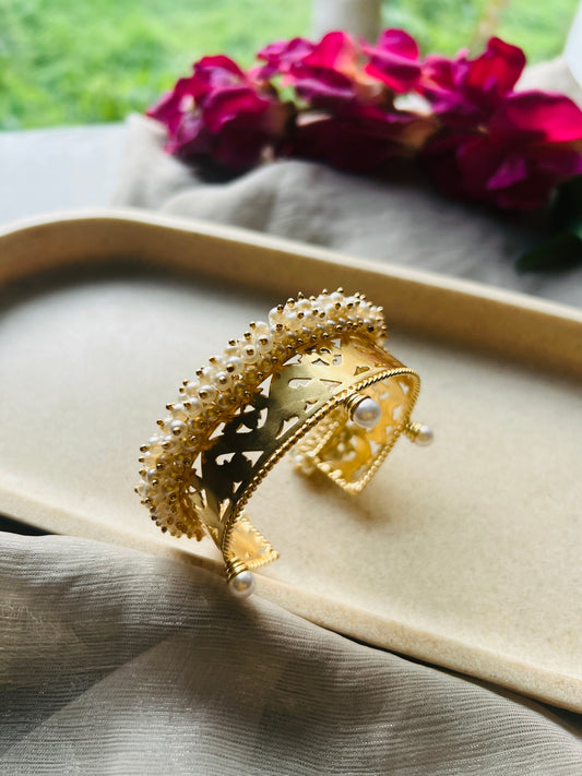 Gulnaar Gold Cuff