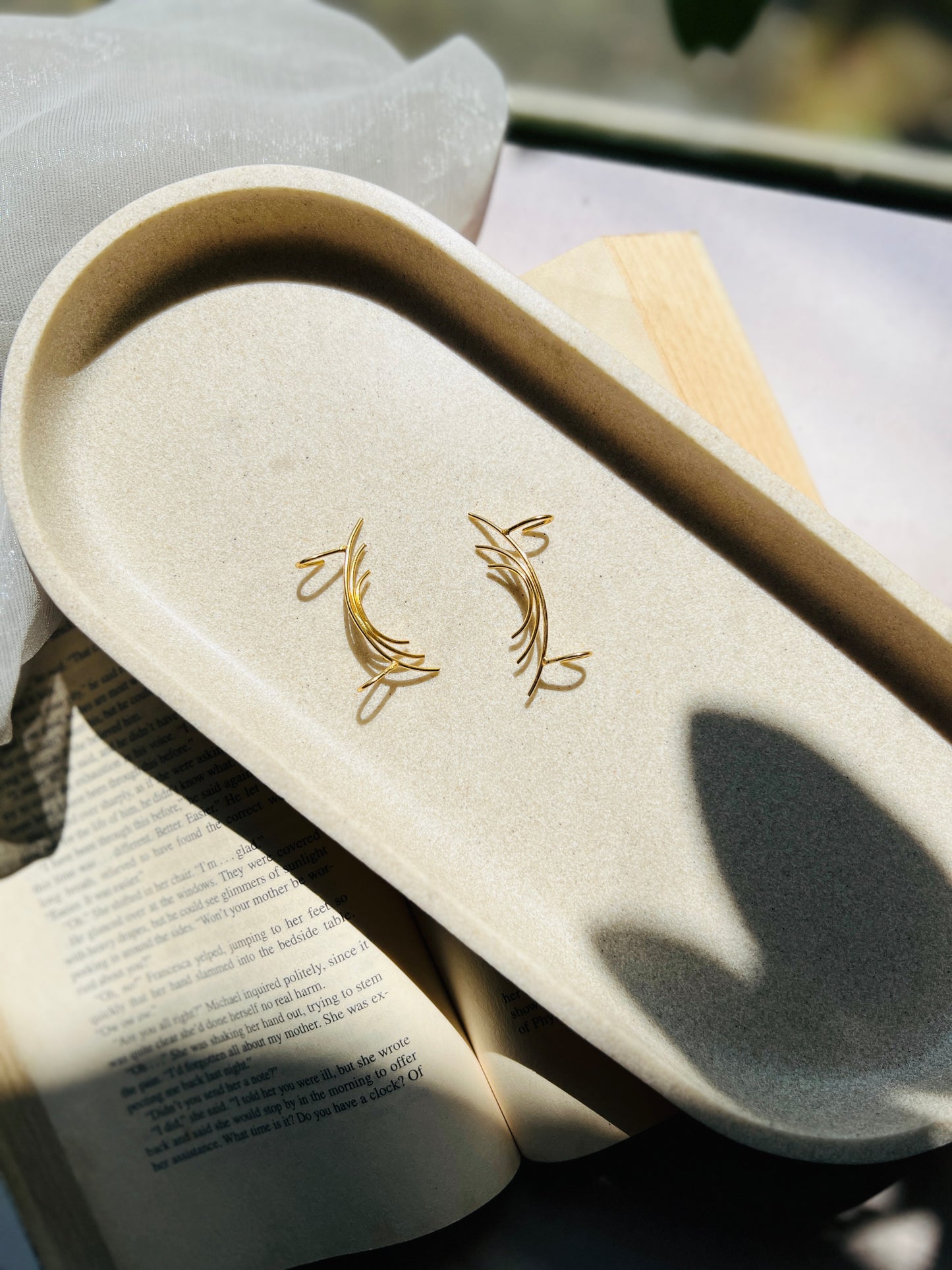 Aurea Press Ear Cuff