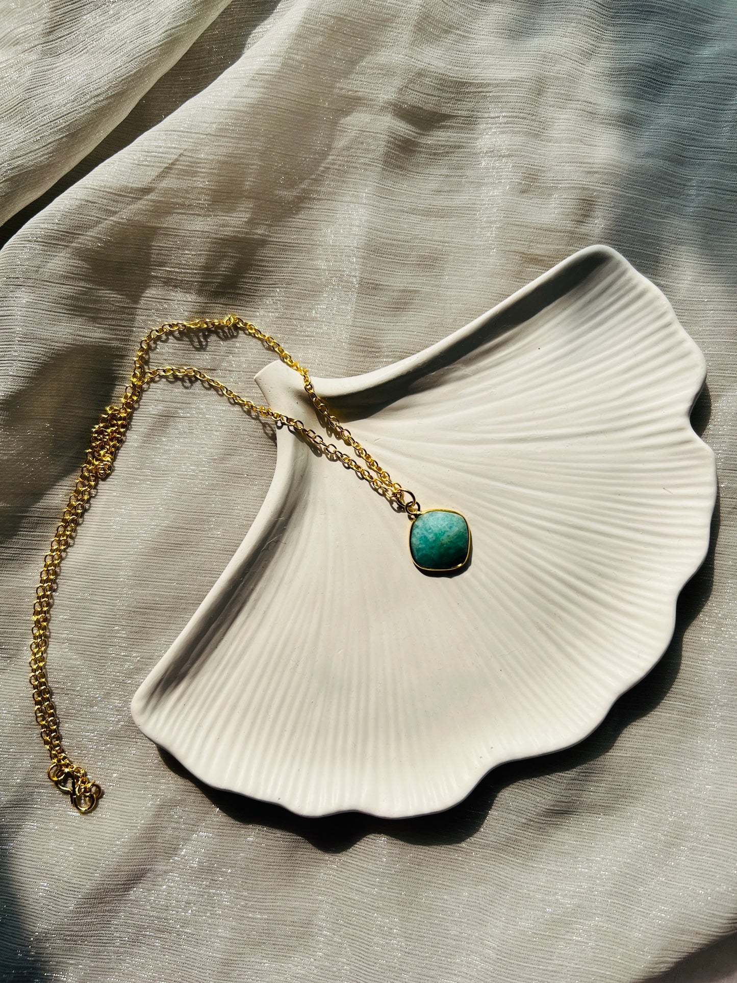 QUIENCE PENDANT STONE NECKPIECE - Neckpiece