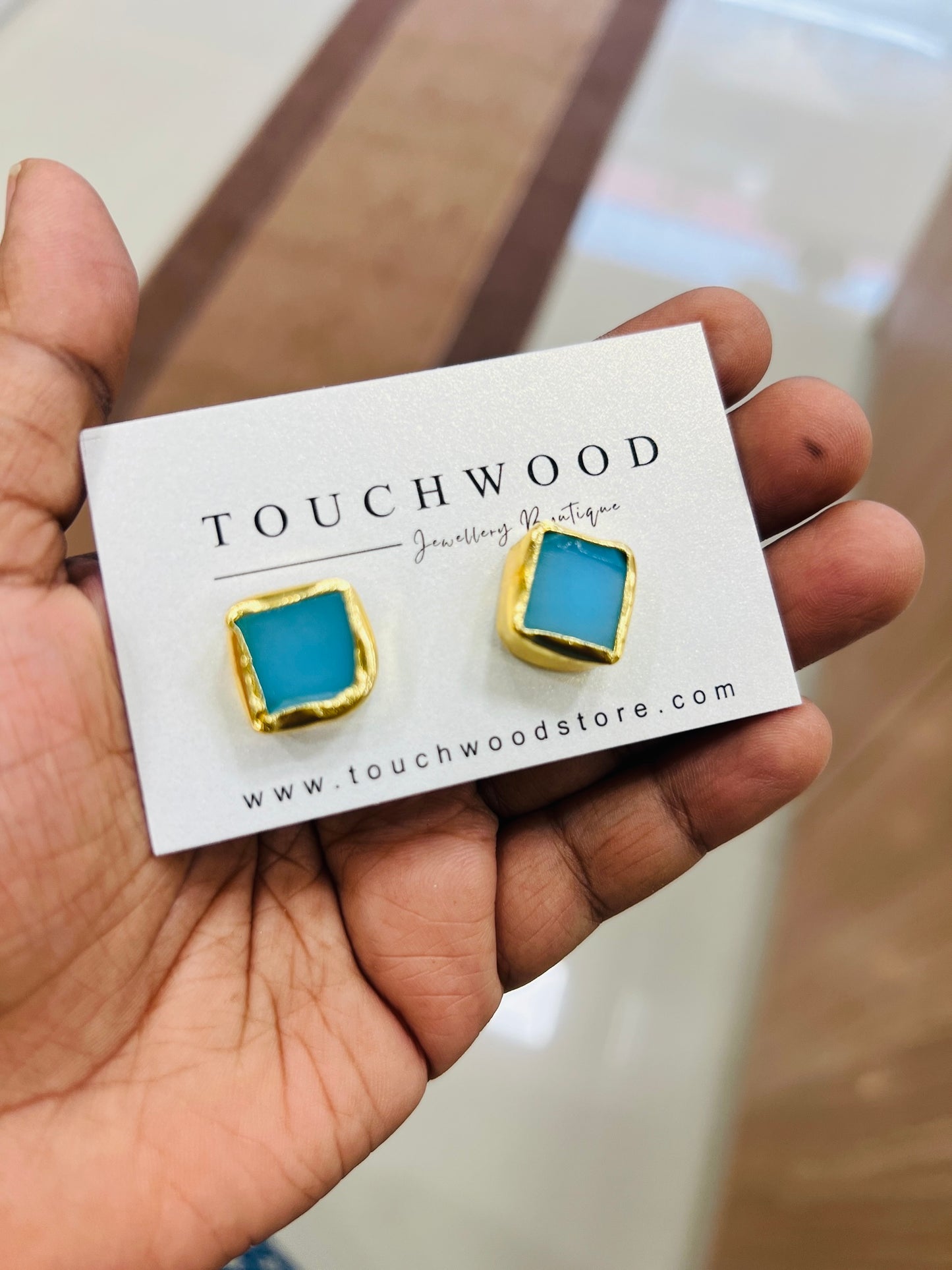 Lustre Studs