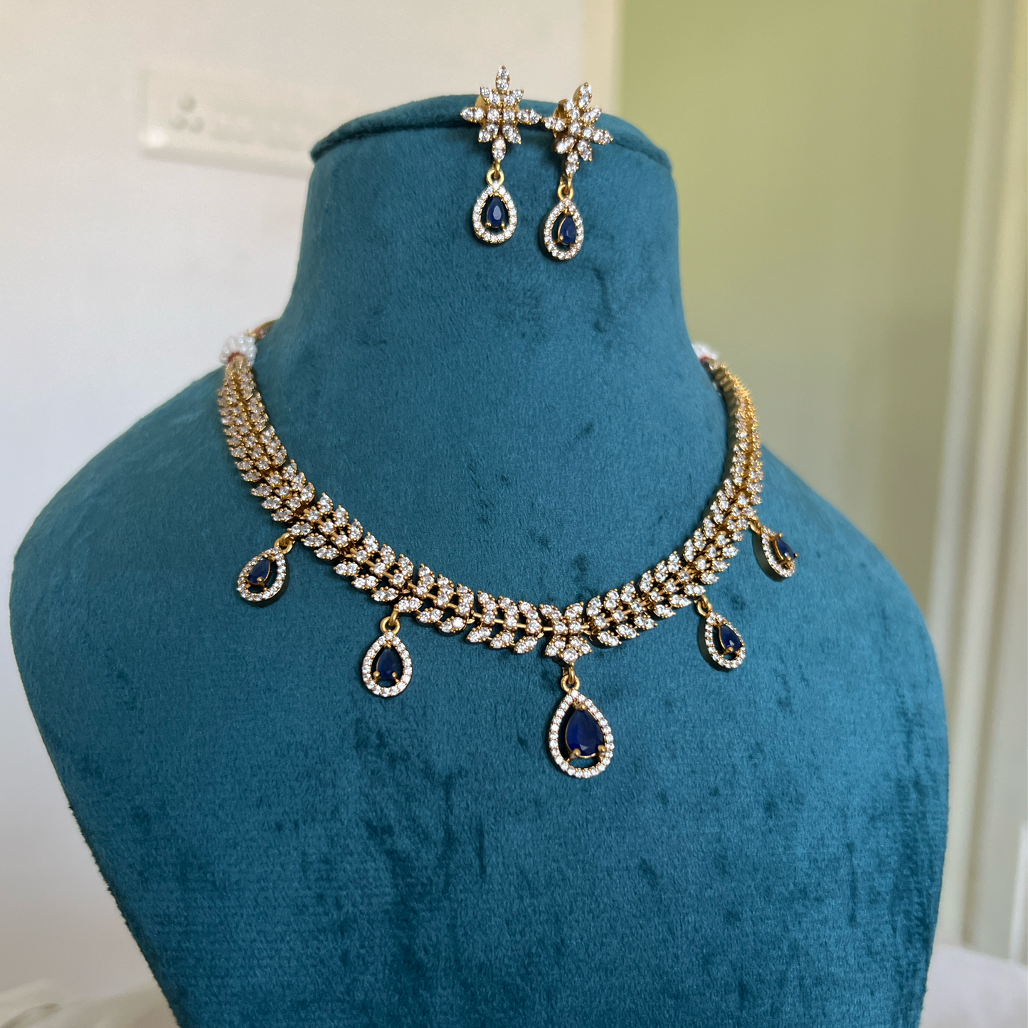 ANANDHA NAVY BLUE STONE NECKPIECE - Neckpiece