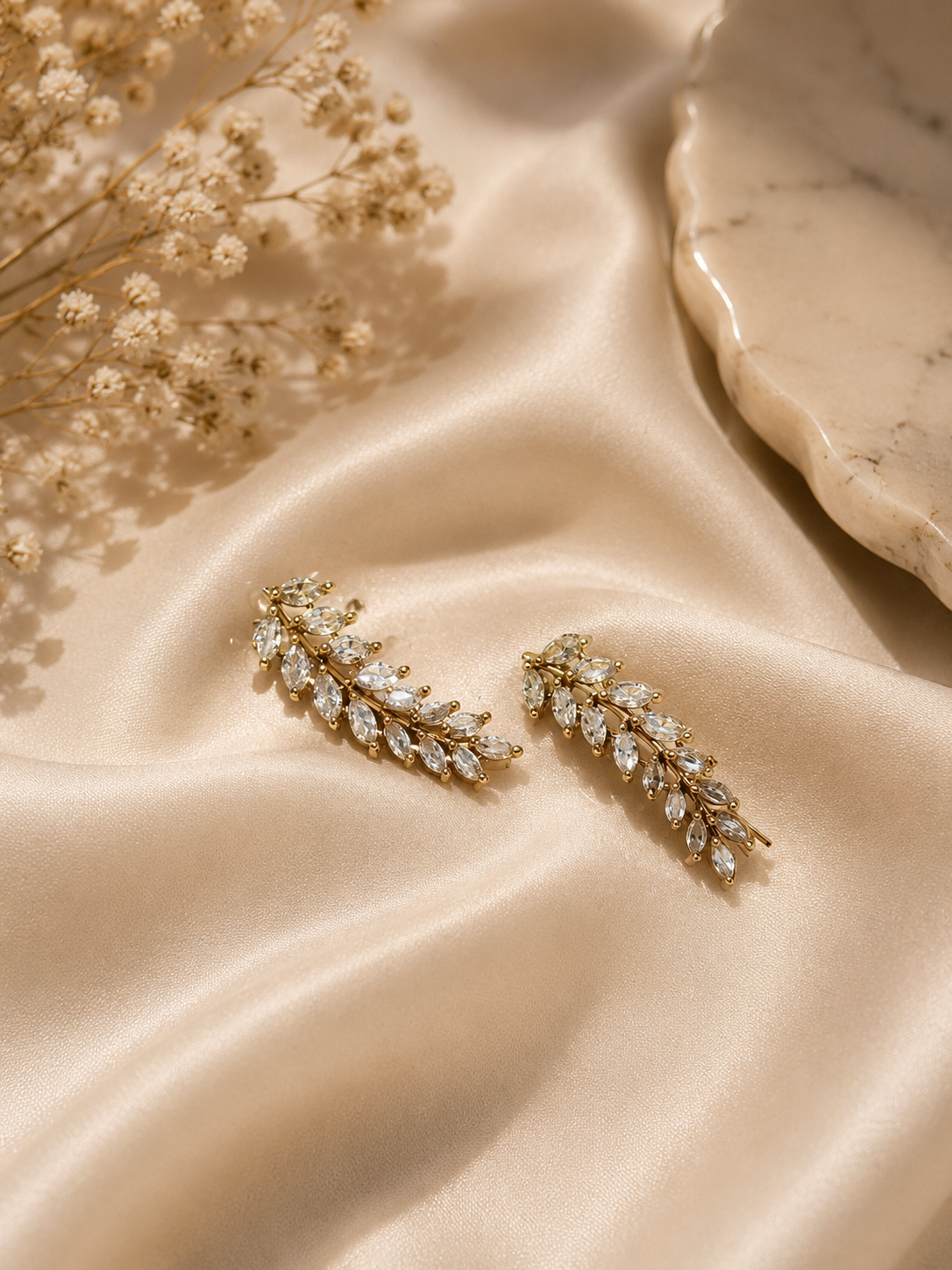 Ivy Spark Ear Cuff