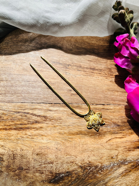 The Plaited U-Hair Pin