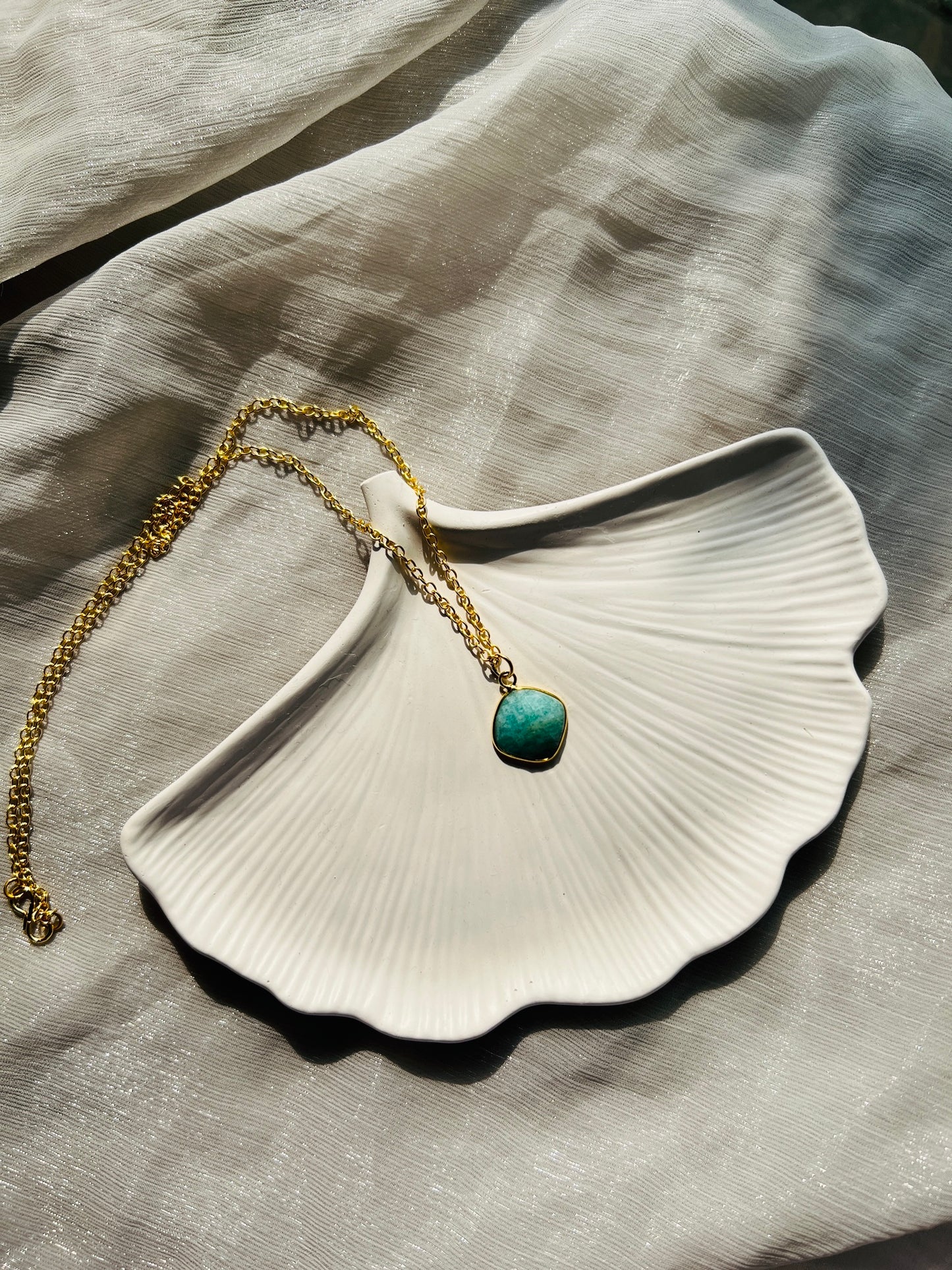QUIENCE PENDANT STONE NECKPIECE - Neckpiece