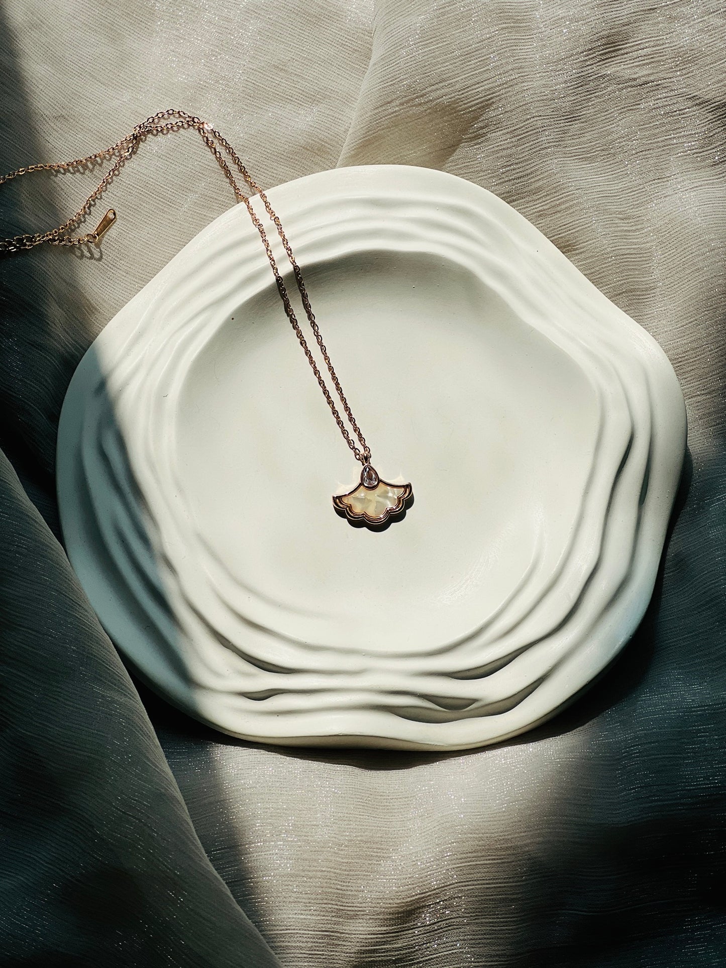 Seashell Serenity Neckchain - Neckpiece