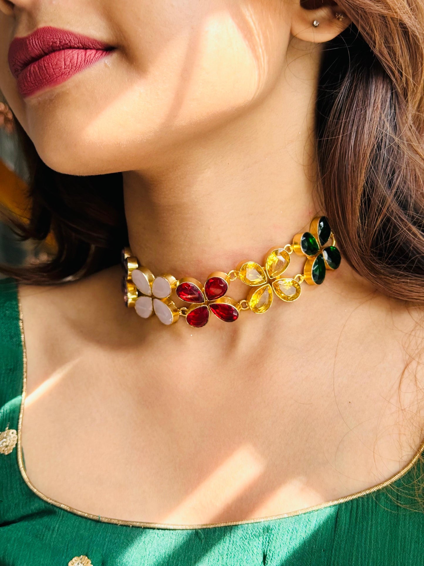 EVANTHIA MULTICOLOUR FLOWER CHOKER - Neckpiece