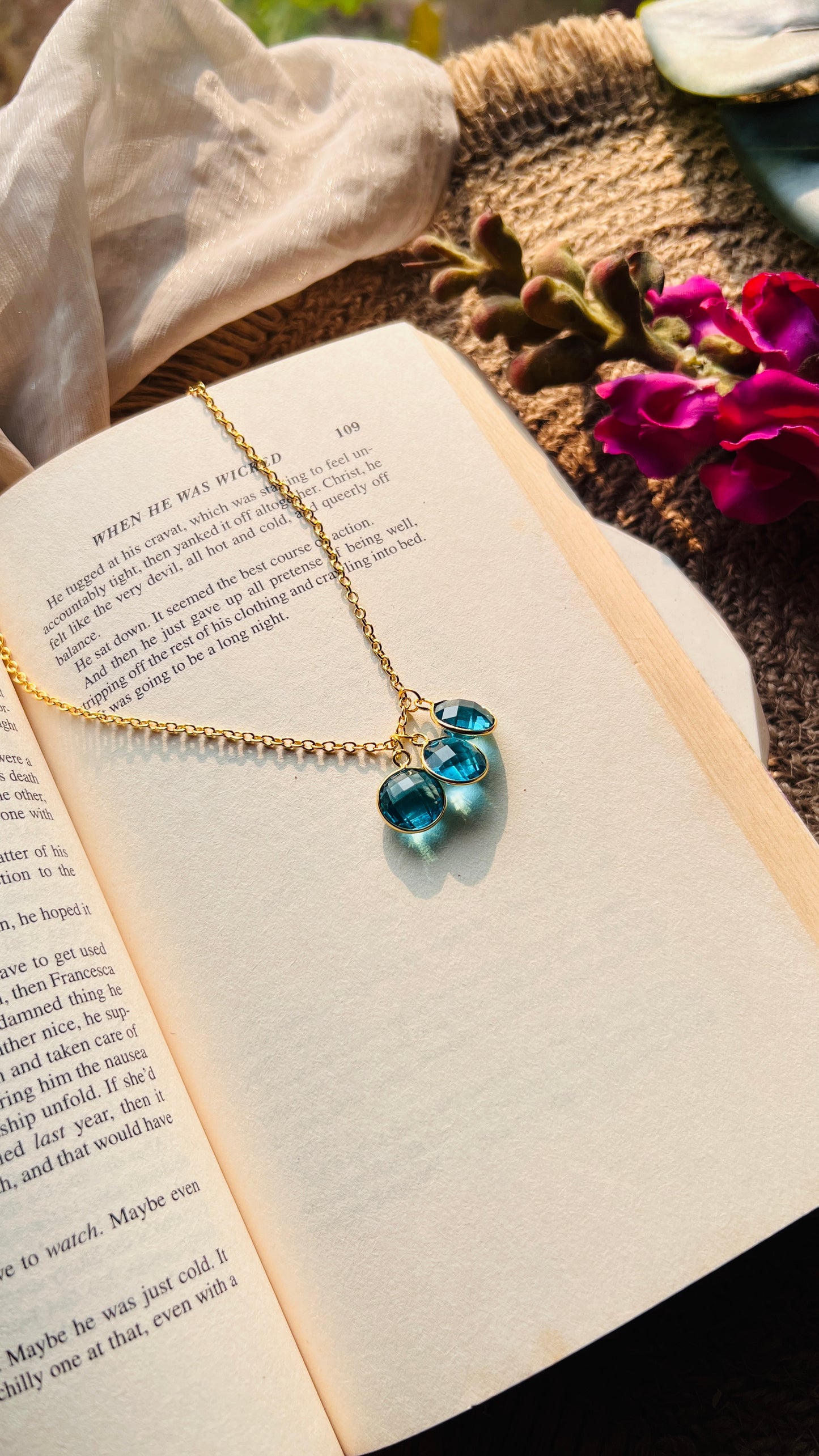 Eira Pendant Chain - Neckpiece