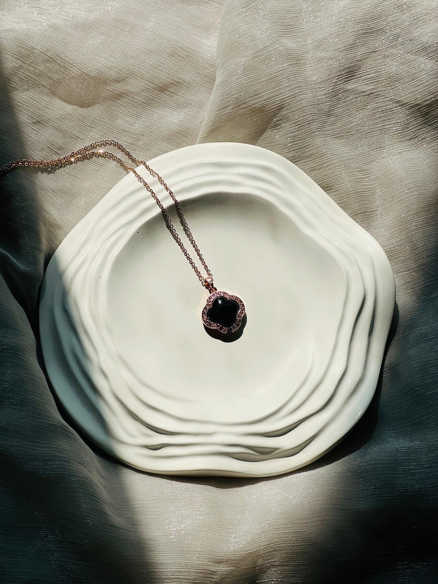 Obsidian Cloud Neckchain - Neckpiece