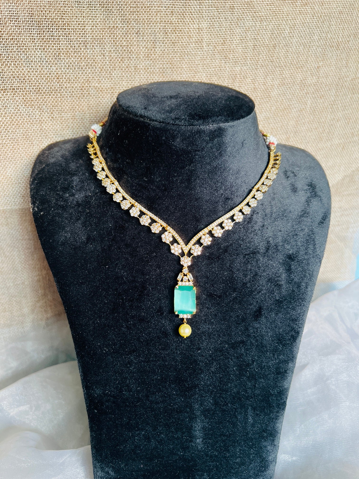TANISHA NECKPIECE - Neckpiece