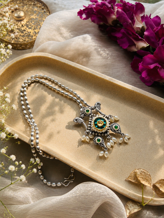 Morbagh Pendant Necklace
