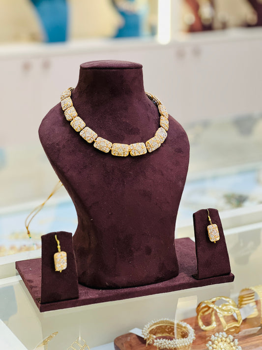 Regal Lattice Luxe Necklace Set