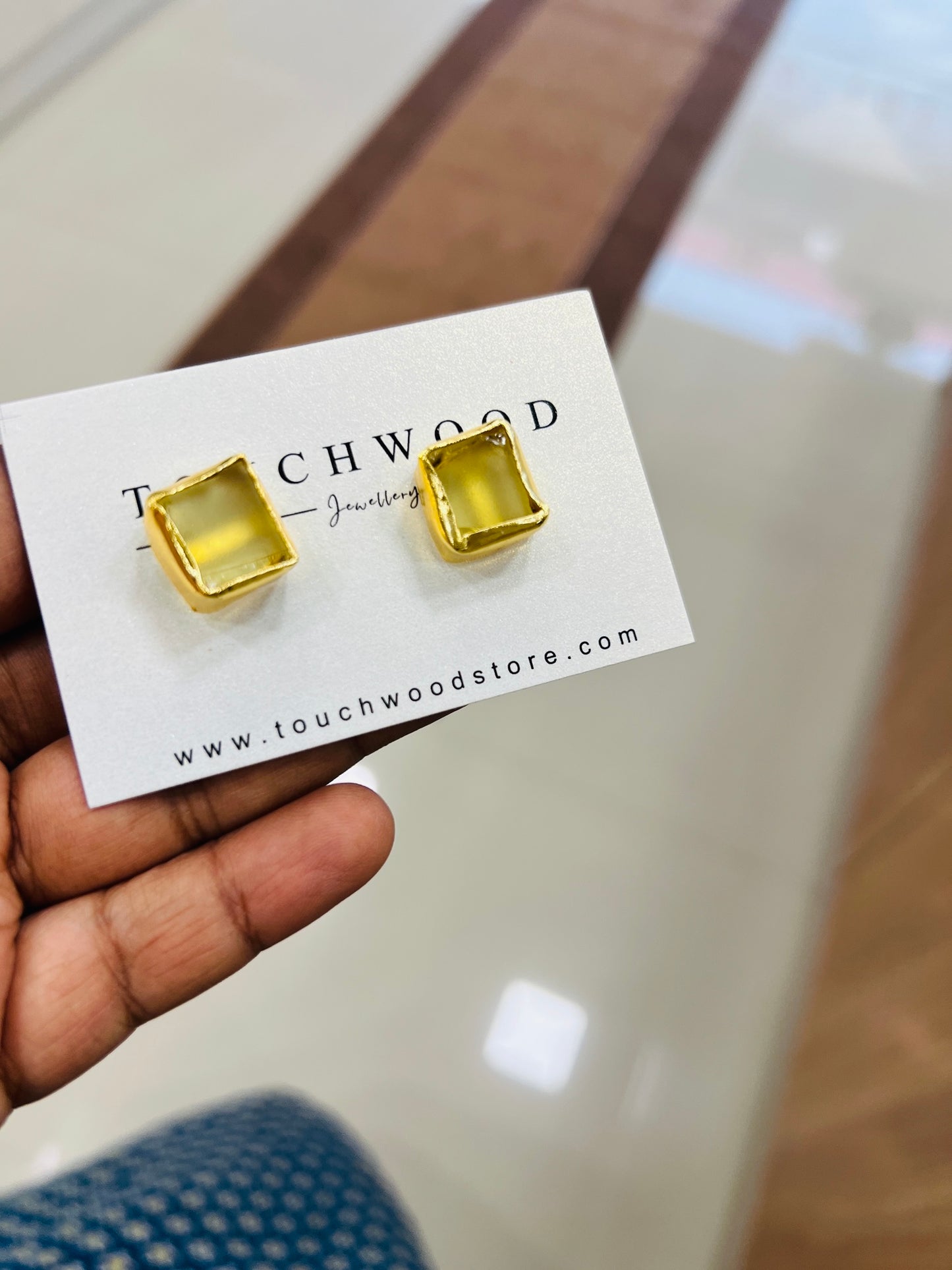 Lustre Studs