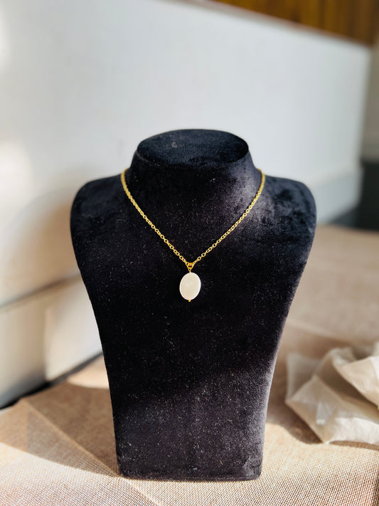 OVAL PEARL NECK CHAIN - Neckpiece