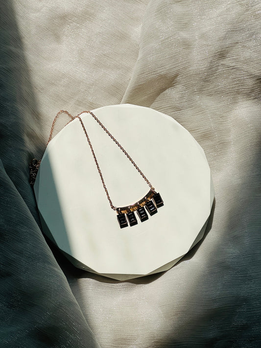 Midnight Stone Pendant chain - Neckpiece