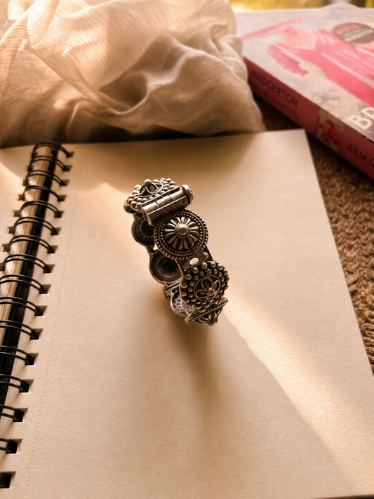 Vaibhav Antique Silver Bangle