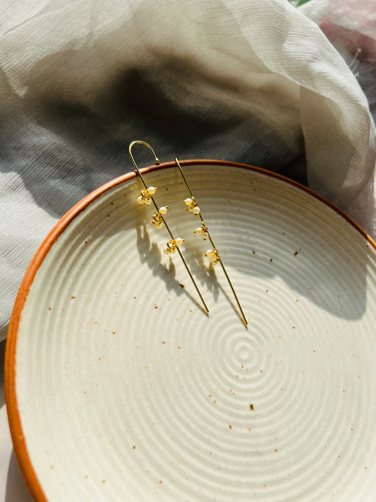 Lustre Pearl Earcuff