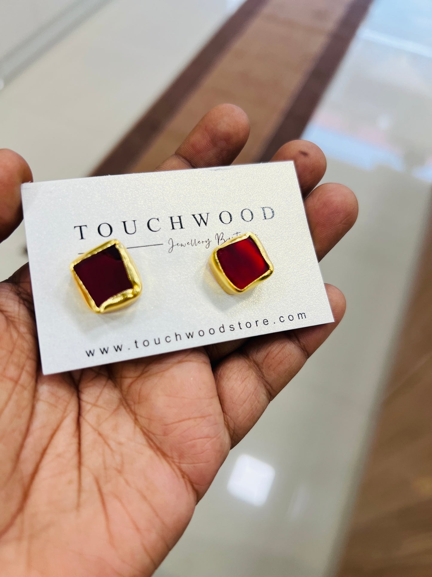 Lustre Studs