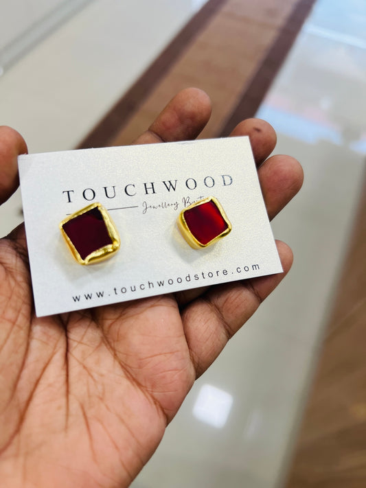 Lustre Studs