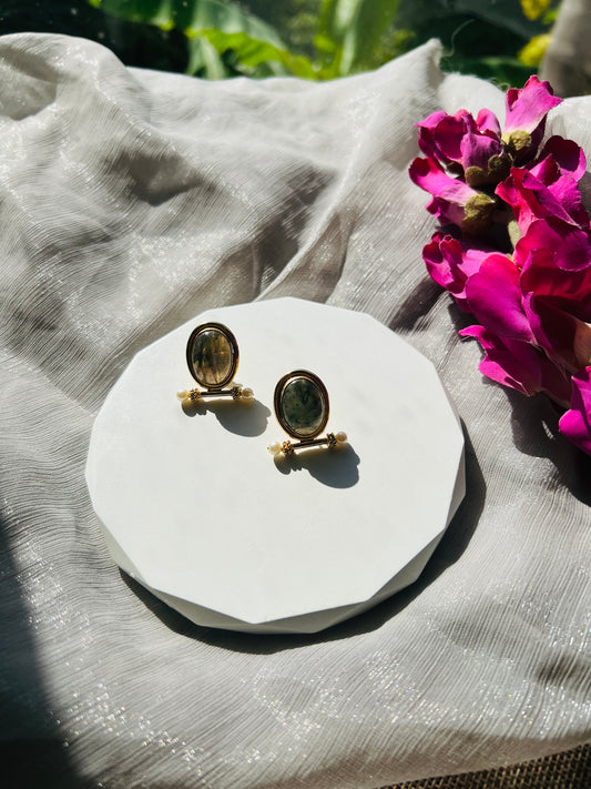 Vanika Pearl Bar Studs