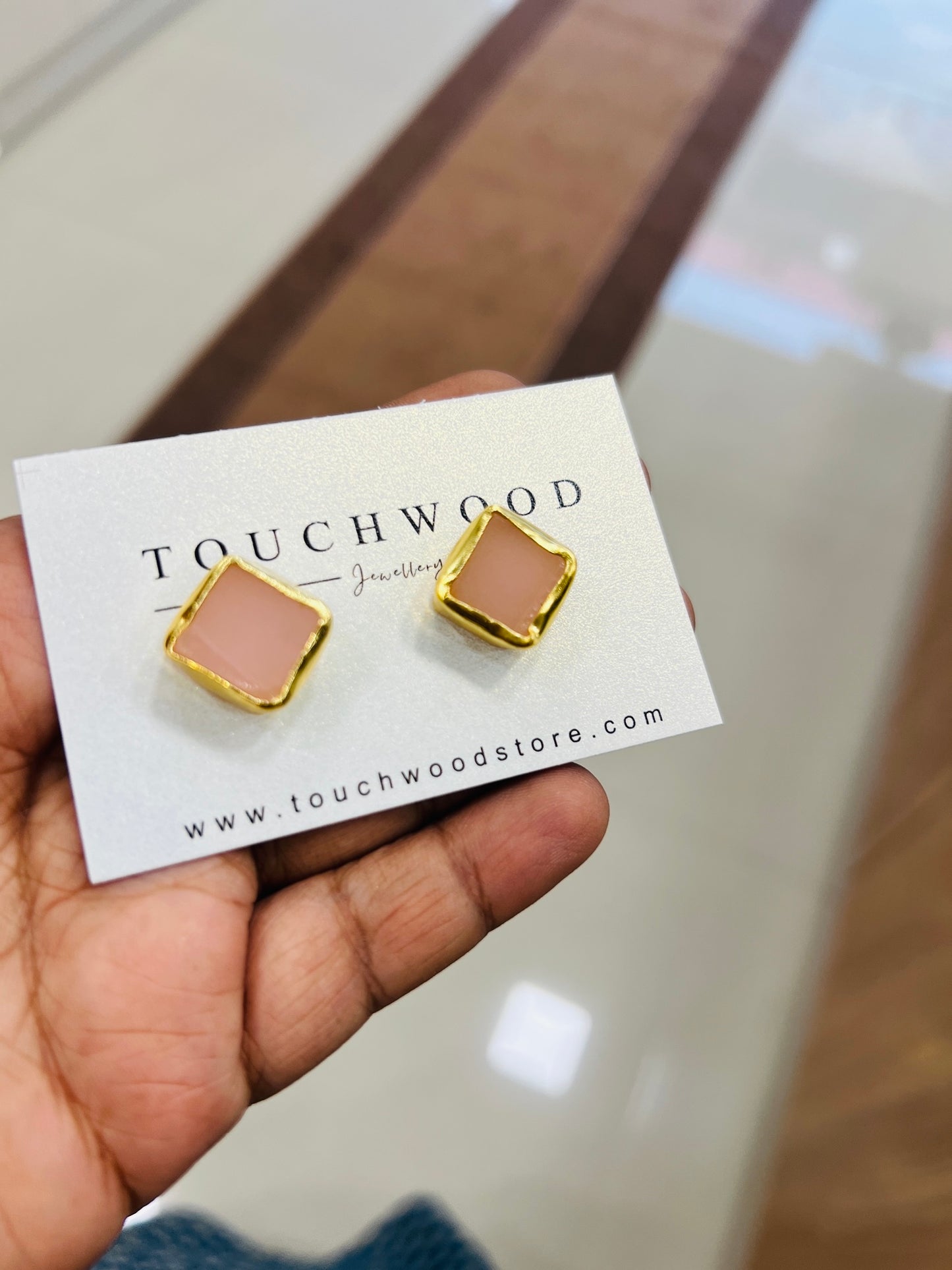 Lustre Studs