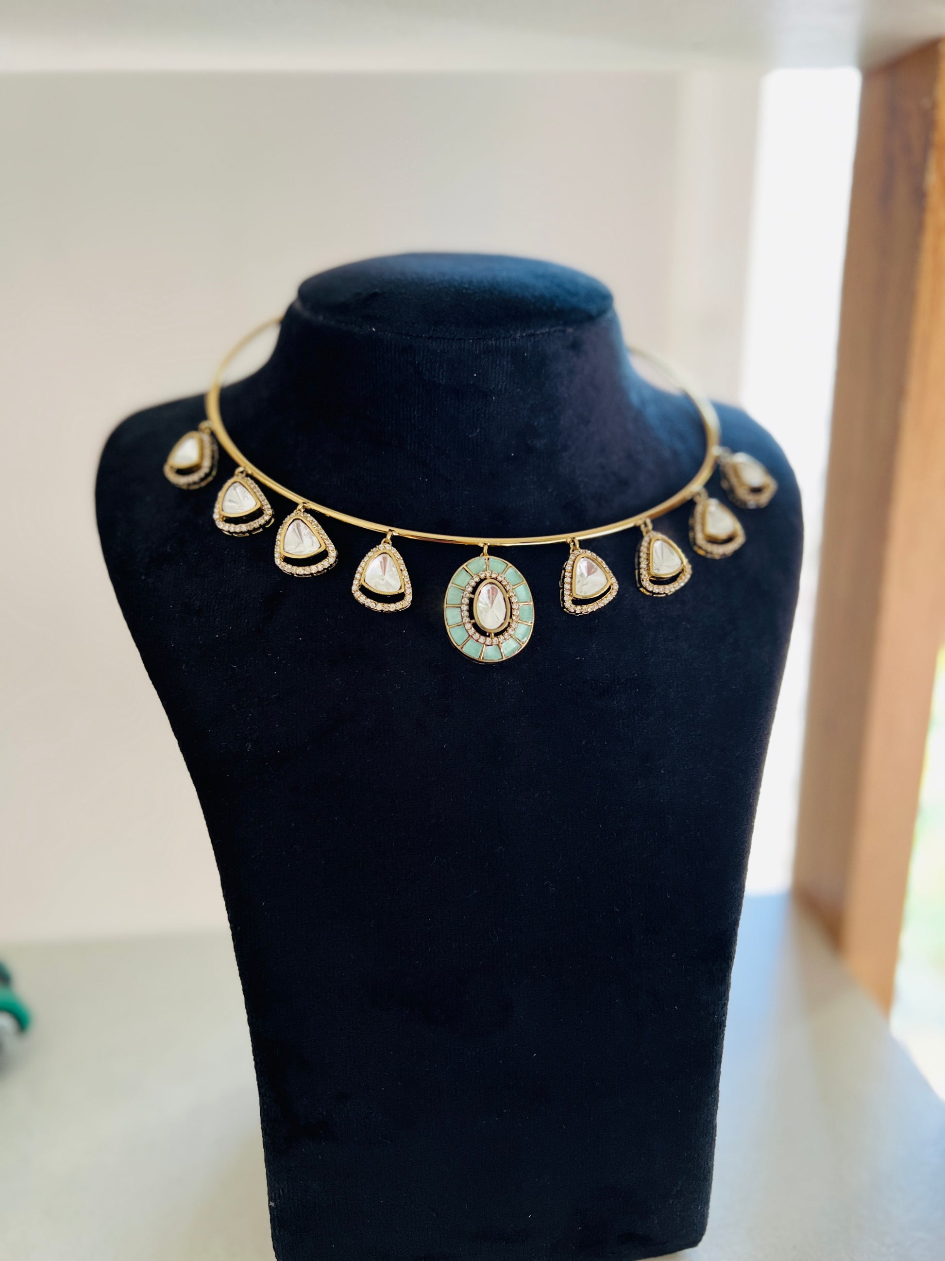 GARGI MOISSANITE STONE HASLI - Neckpiece